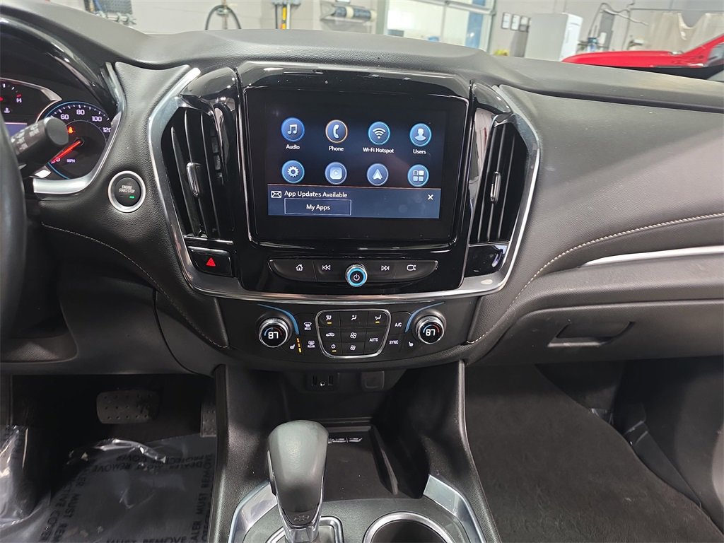 Used 2023 Chevrolet Traverse LT w/ Rear Camera Mirror Package image 21