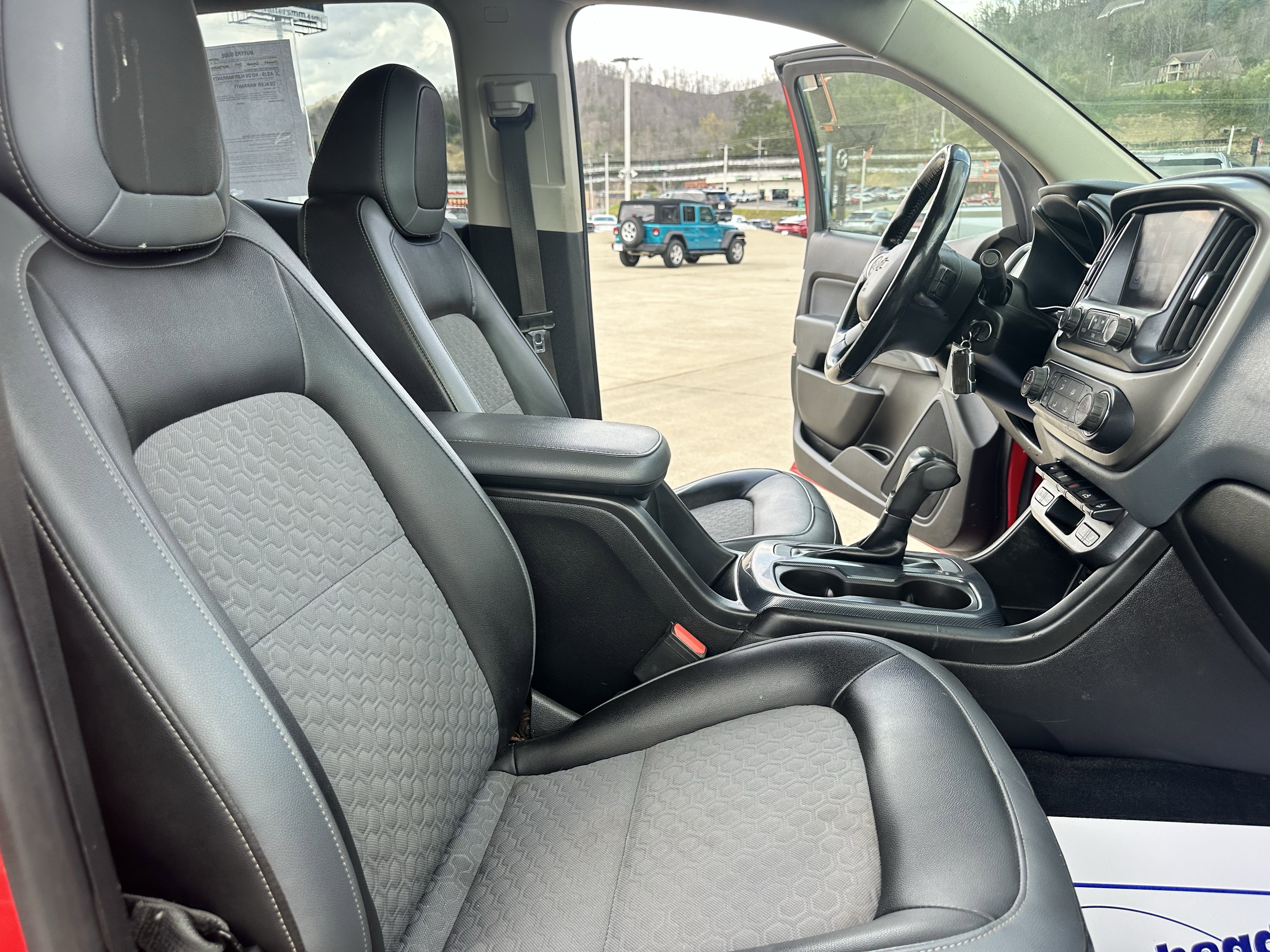 Used 2017 Chevrolet Colorado Z71 image 25