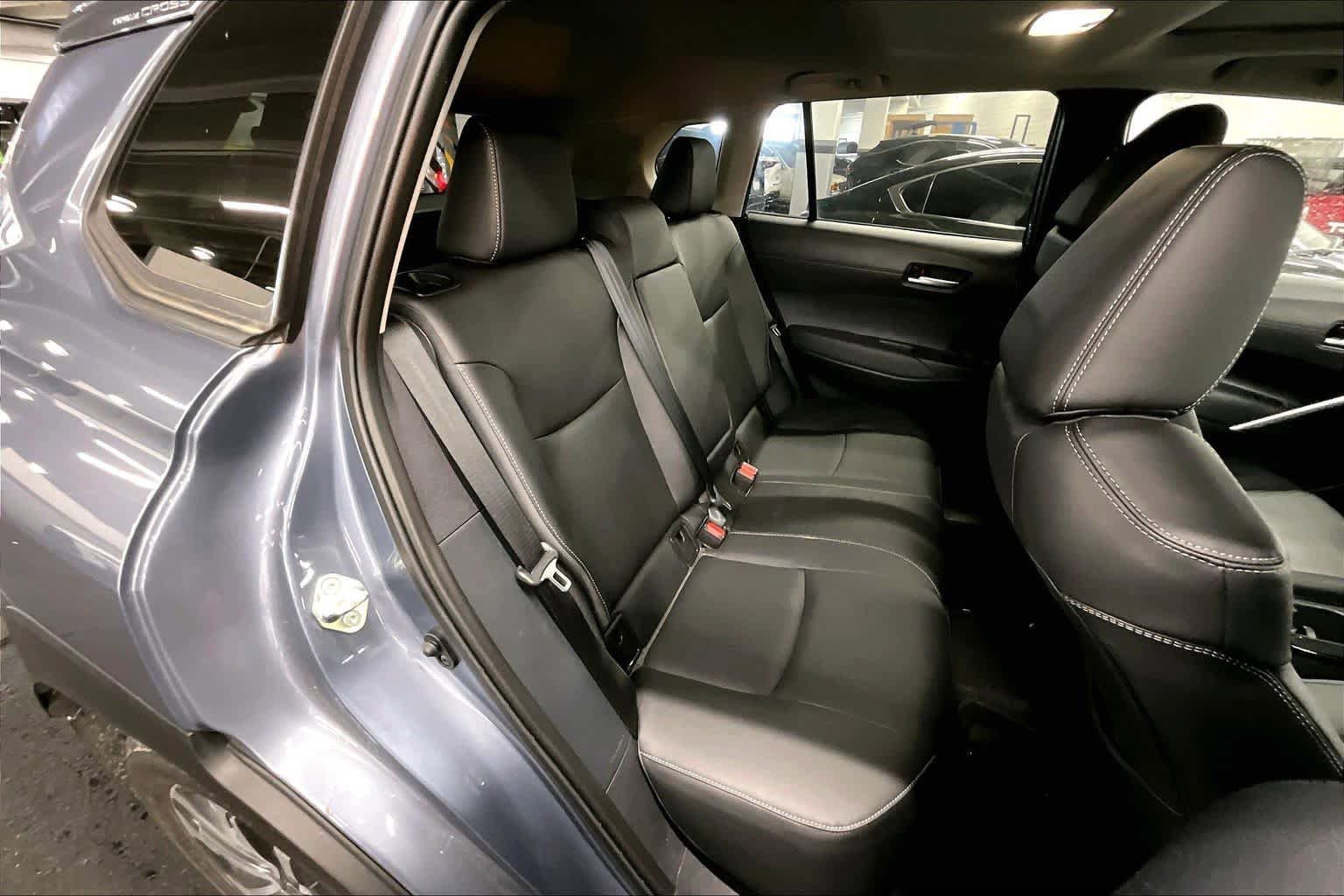 Used 2024 Toyota Corolla Cross XLE w/ Convenience Package FWD image 20