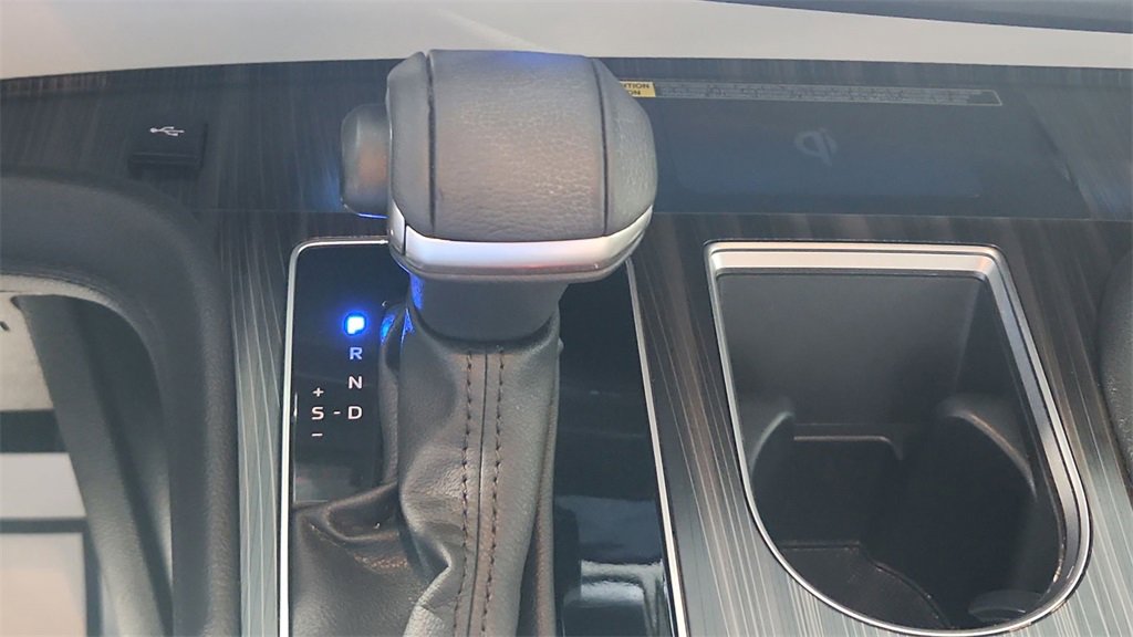 Used 2023 Toyota Sienna Platinum image 20