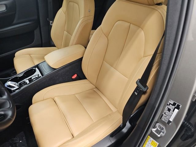 Used 2020 Volvo XC40 T5 Inscription w/ Protection Package AWD/4WD image 15
