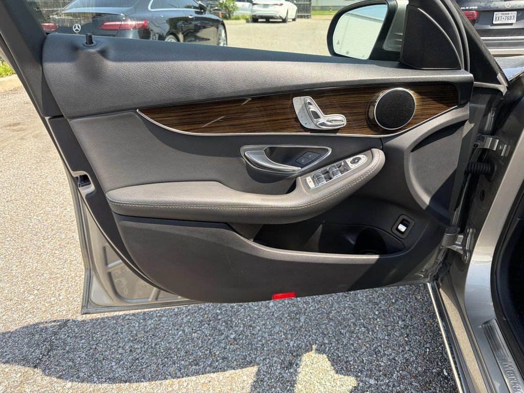Used 2019 Mercedes-Benz C 300 Sedan image 19