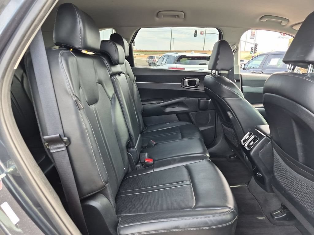 Certified 2024 Kia Sorento S FWD image 27