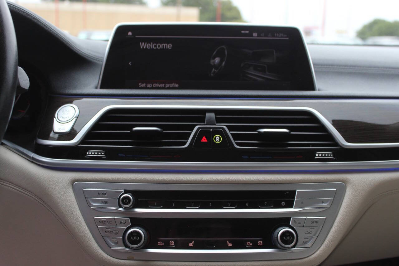 Used 2022 BMW 740i xDrive AWD/4WD image 31
