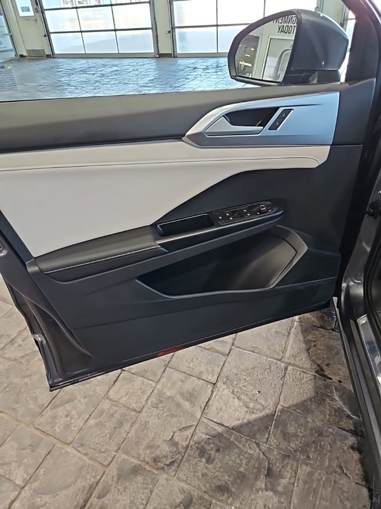 New 2026 Volkswagen Taos SE AWD/4WD image 24