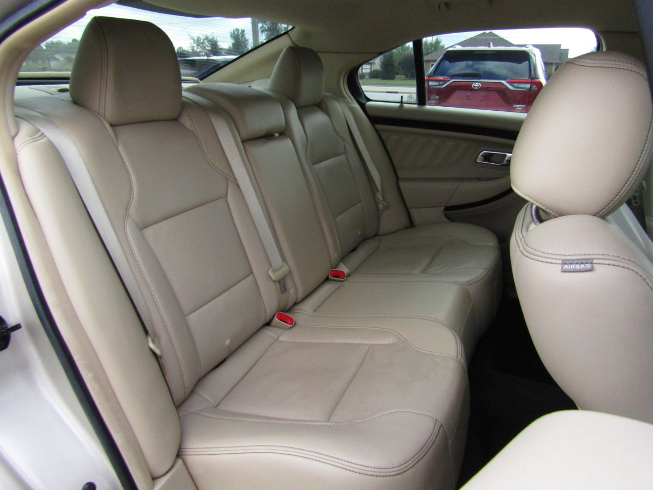 Used 2017 Ford Taurus Limited image 26