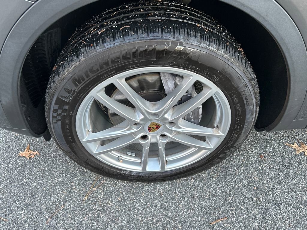 Used 2020 Porsche Cayenne image 9