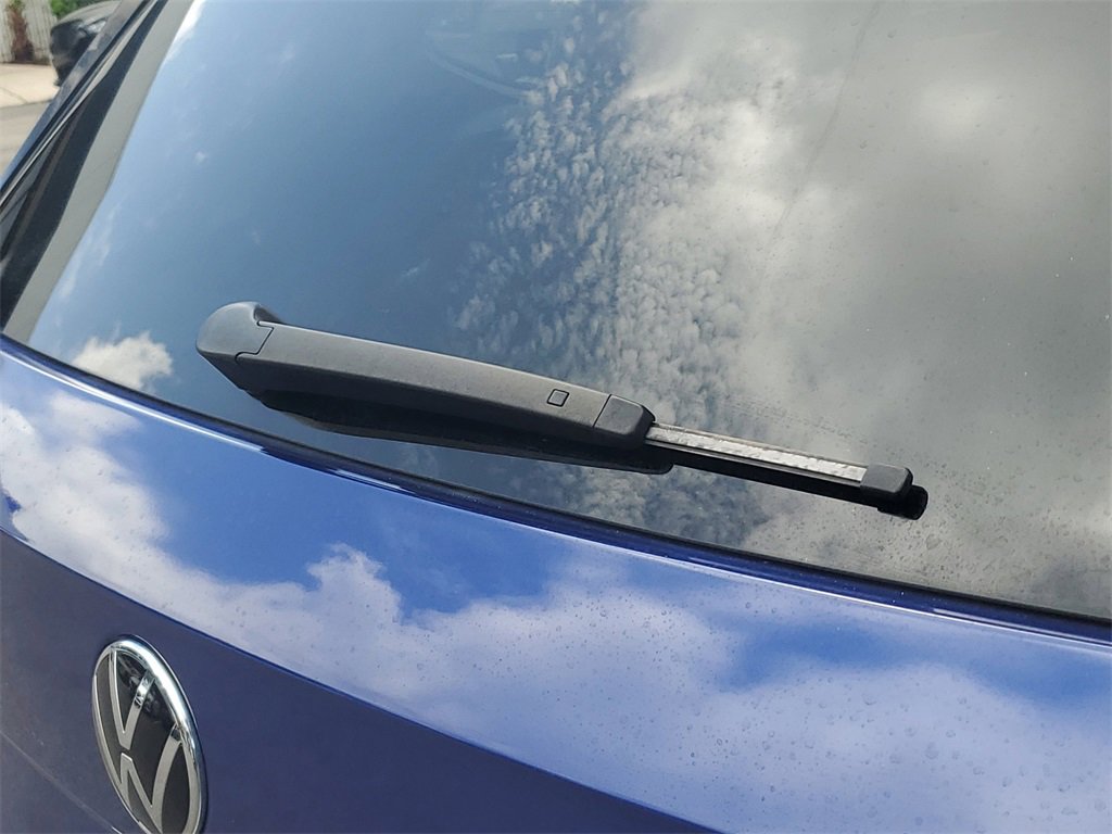 Used 2022 Volkswagen Taos SE image 25