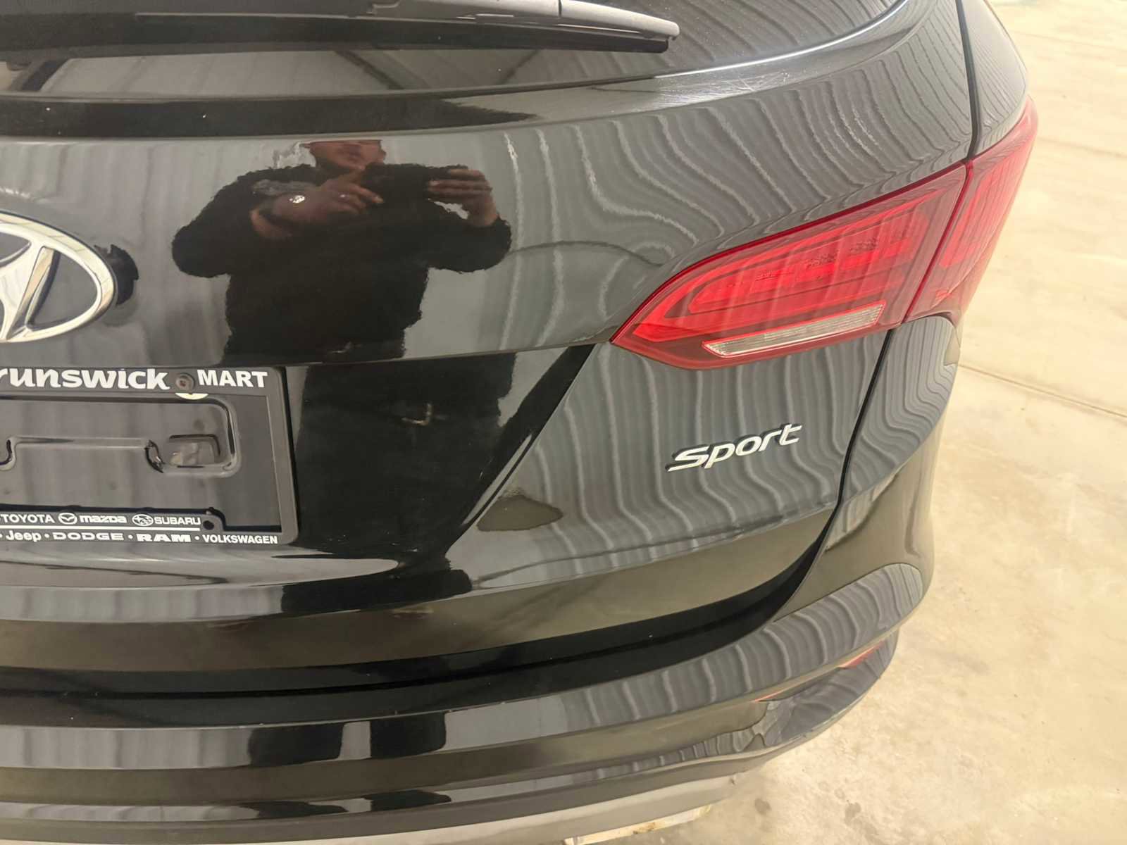 Used 2018 Hyundai Santa Fe Sport FWD image 18