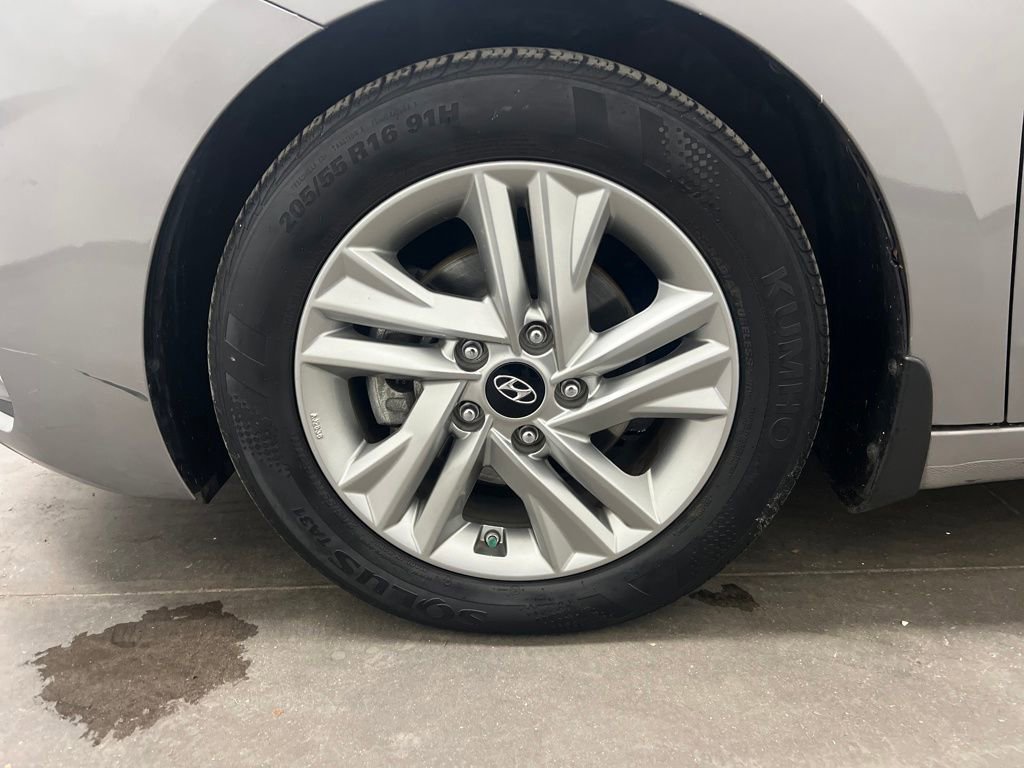 Used 2020 Hyundai Elantra SEL image 31