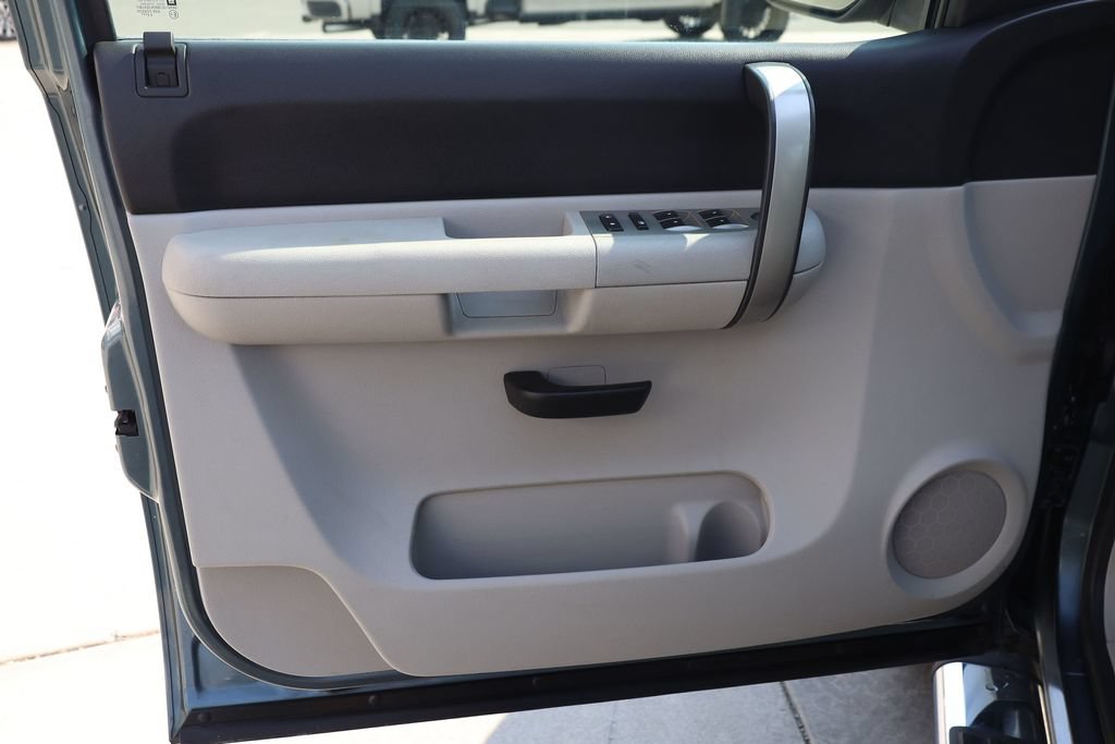 Used 2009 Chevrolet Silverado 1500 LT w/ Regional Value Package RWD image 10