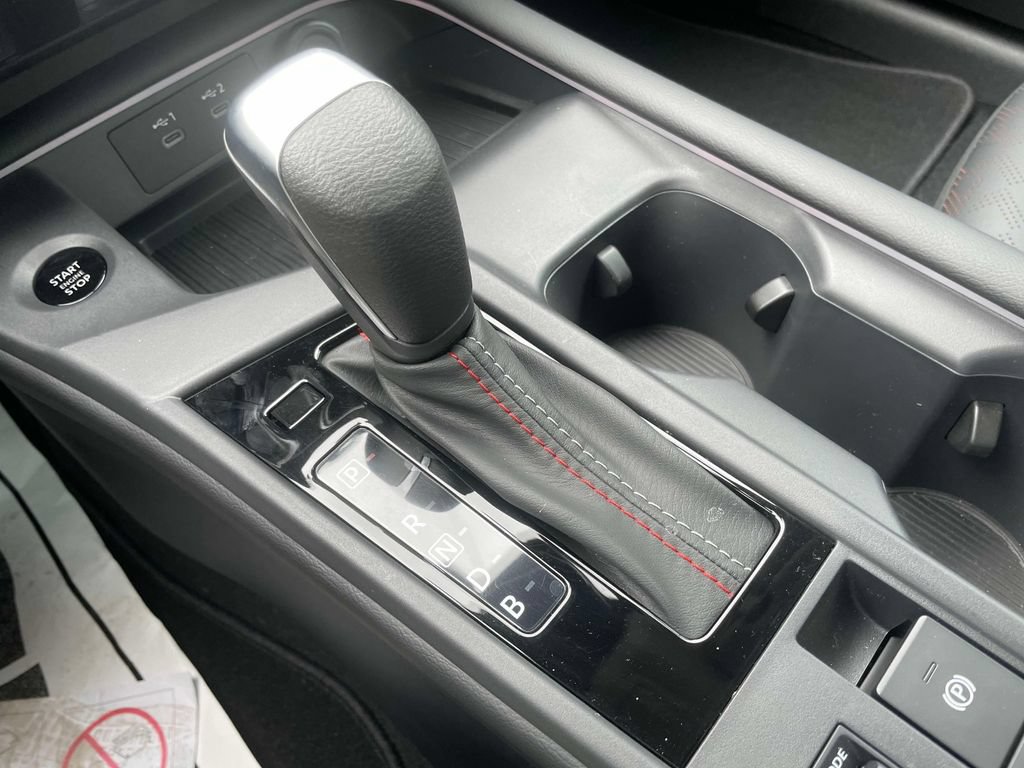 New 2026 Nissan Sentra SR w/ SR Premium Package FWD image 31