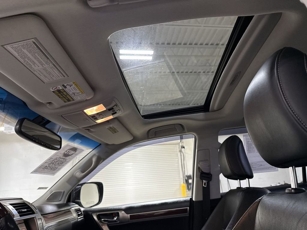 Used 2014 Lexus GX 460 w/ Premium Package image 20