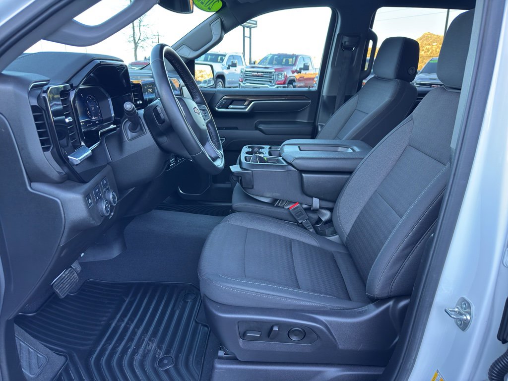 Used 2025 Chevrolet Silverado 1500 LT image 16