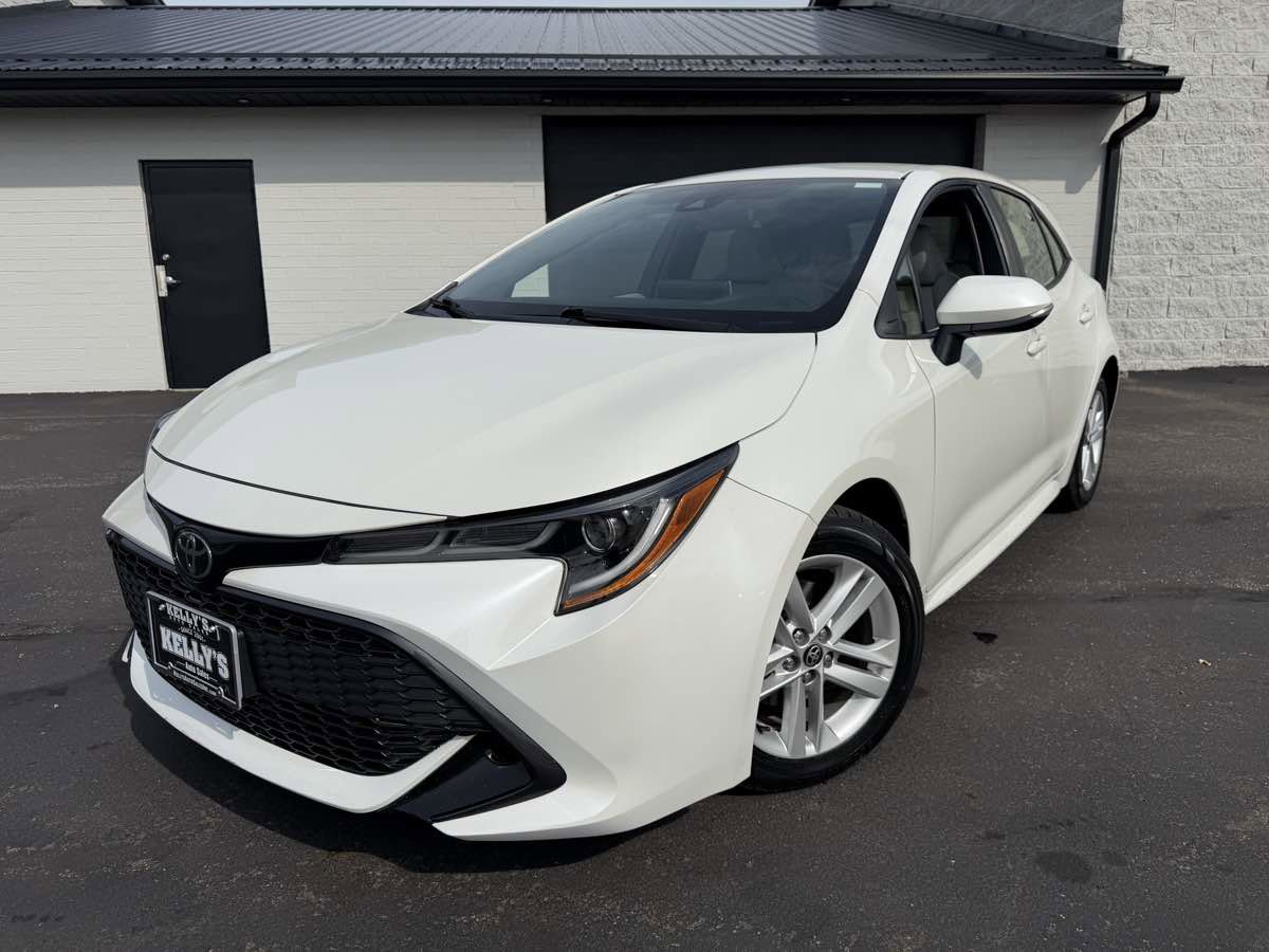 Used 2019 Toyota Corolla SE FWD image 2