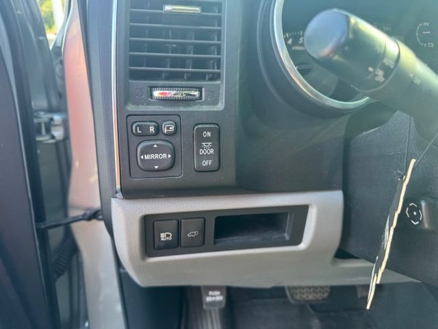 Used 2020 Toyota Sequoia Platinum AWD/4WD image 29