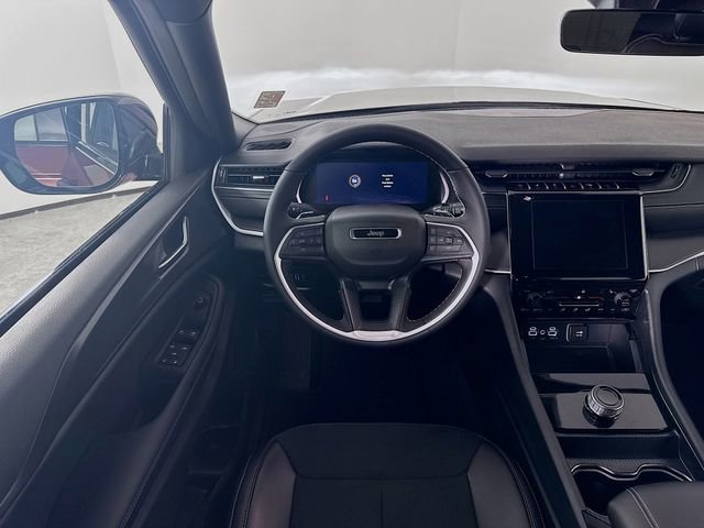 New 2025 Jeep Grand Cherokee Altitude image 25