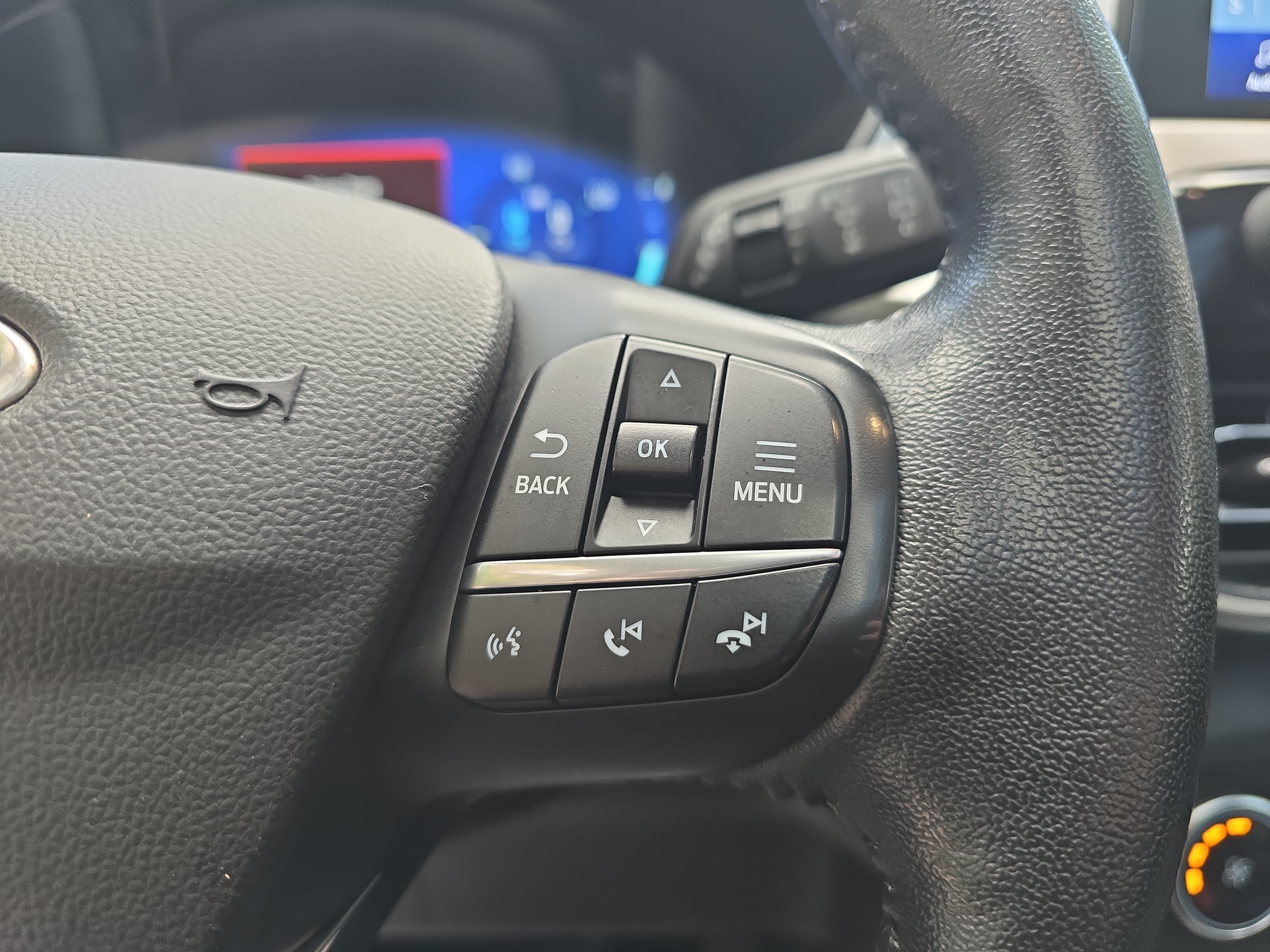 Used 2020 Ford Escape SE Sport FWD image 17