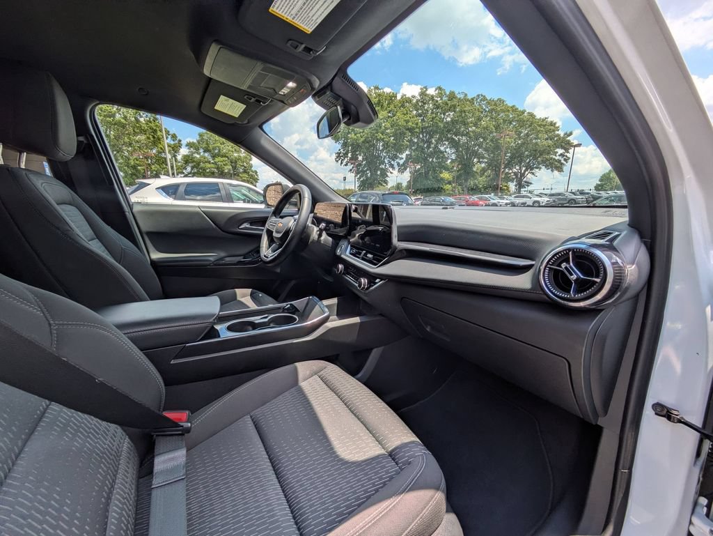 Used 2025 Chevrolet Equinox LT AWD/4WD image 31