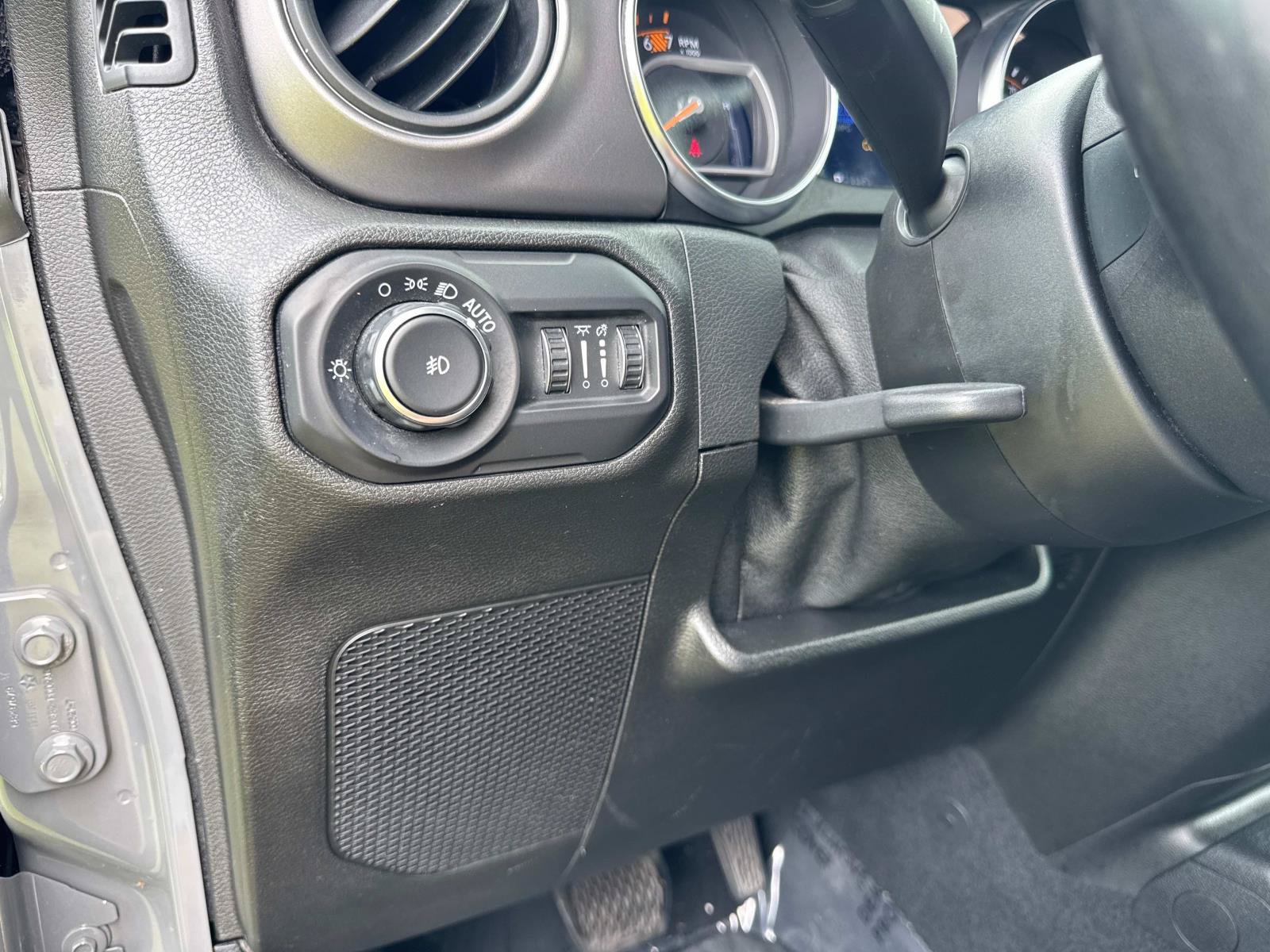 Certified 2021 Jeep Wrangler Sport AWD/4WD image 25