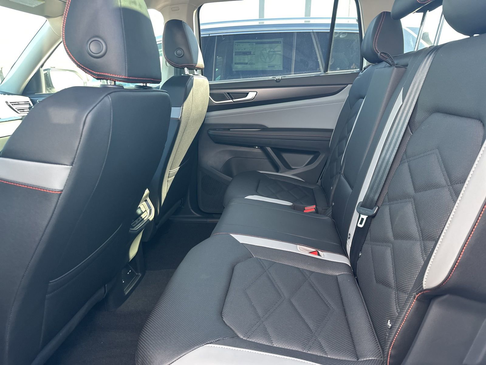 New 2026 Volkswagen Atlas Peak Edition image 32