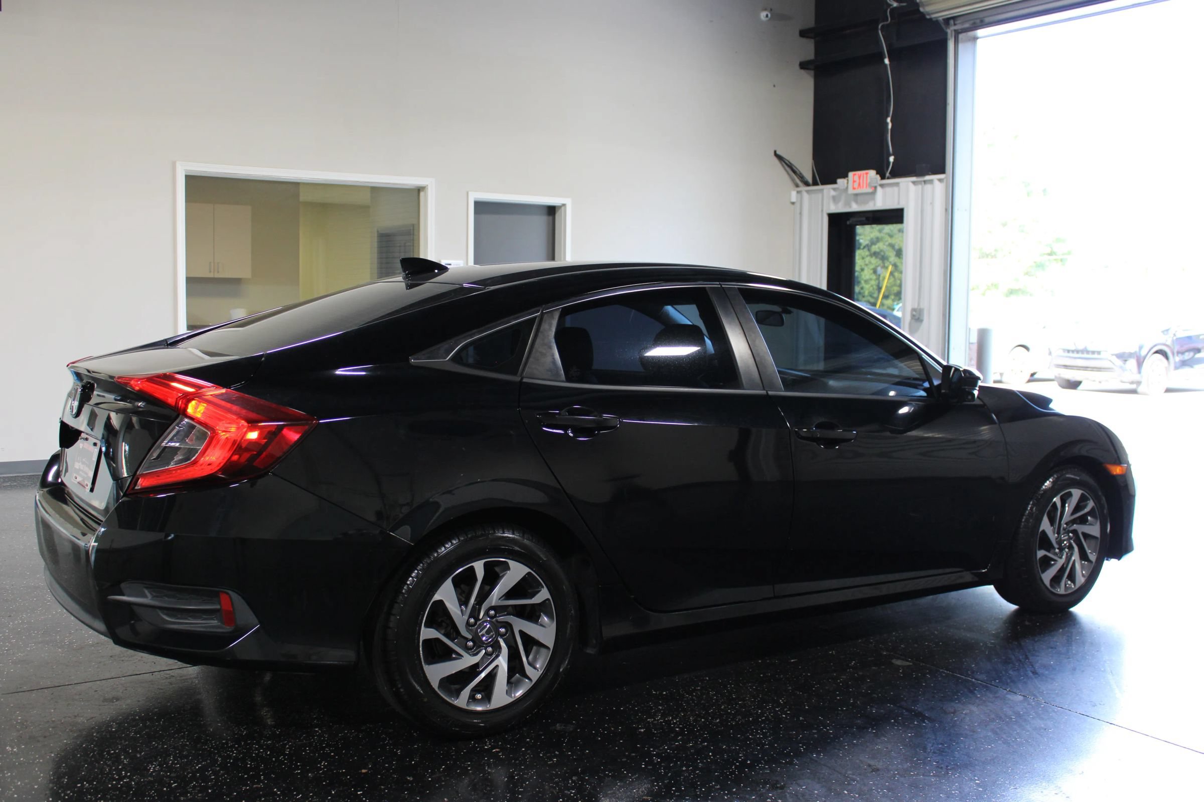 Used 2017 Honda Civic EX image 3