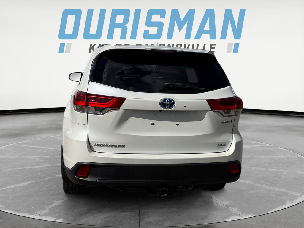 Used 2017 Toyota Highlander XLE image 5