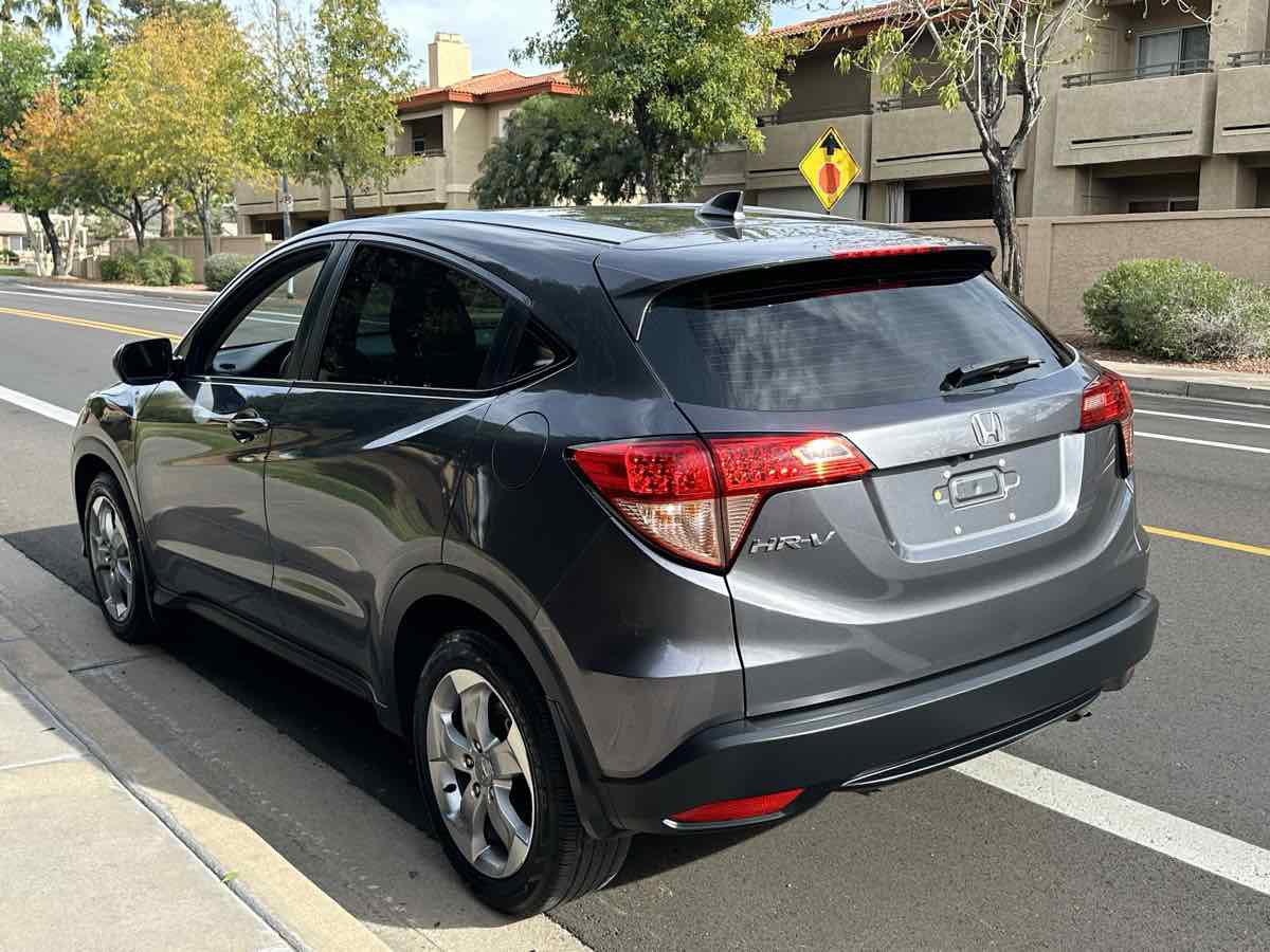 Used 2017 Honda HR-V LX image 6