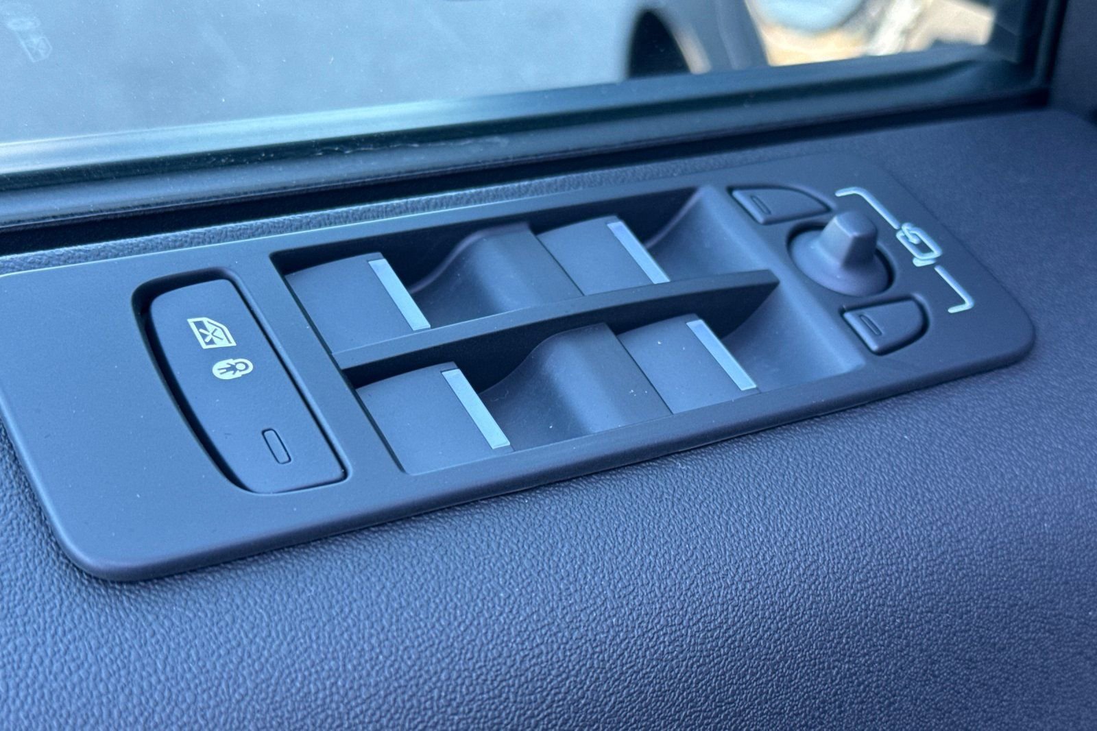 Used 2025 Land Rover Discovery Sport Dynamic SE image 11