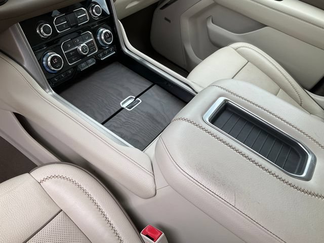 Used 2021 GMC Yukon XL Denali AWD/4WD image 17