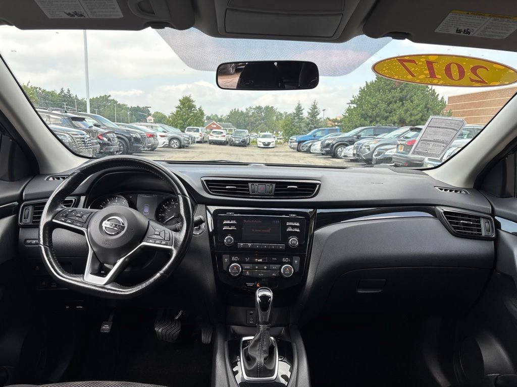 Used 2017 Nissan Rogue Sport SV w/ SV All-Weather Package AWD/4WD image 14