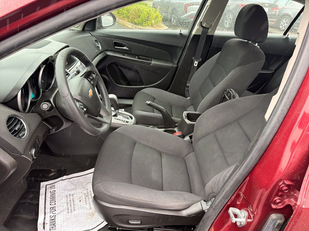 Used 2016 Chevrolet Cruze LT FWD image 12