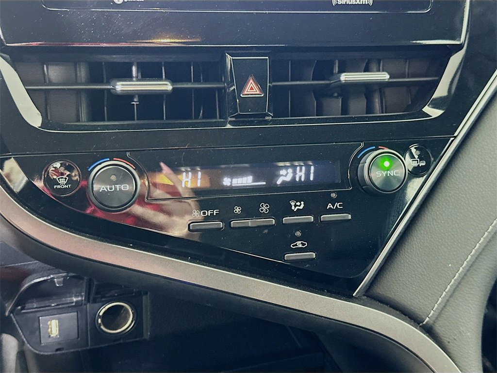 Used 2024 Toyota Camry SE image 25