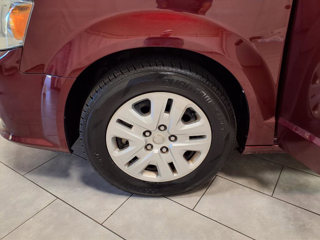 Used 2020 Dodge Grand Caravan SE w/ UConnect Hands-Free Group image 26