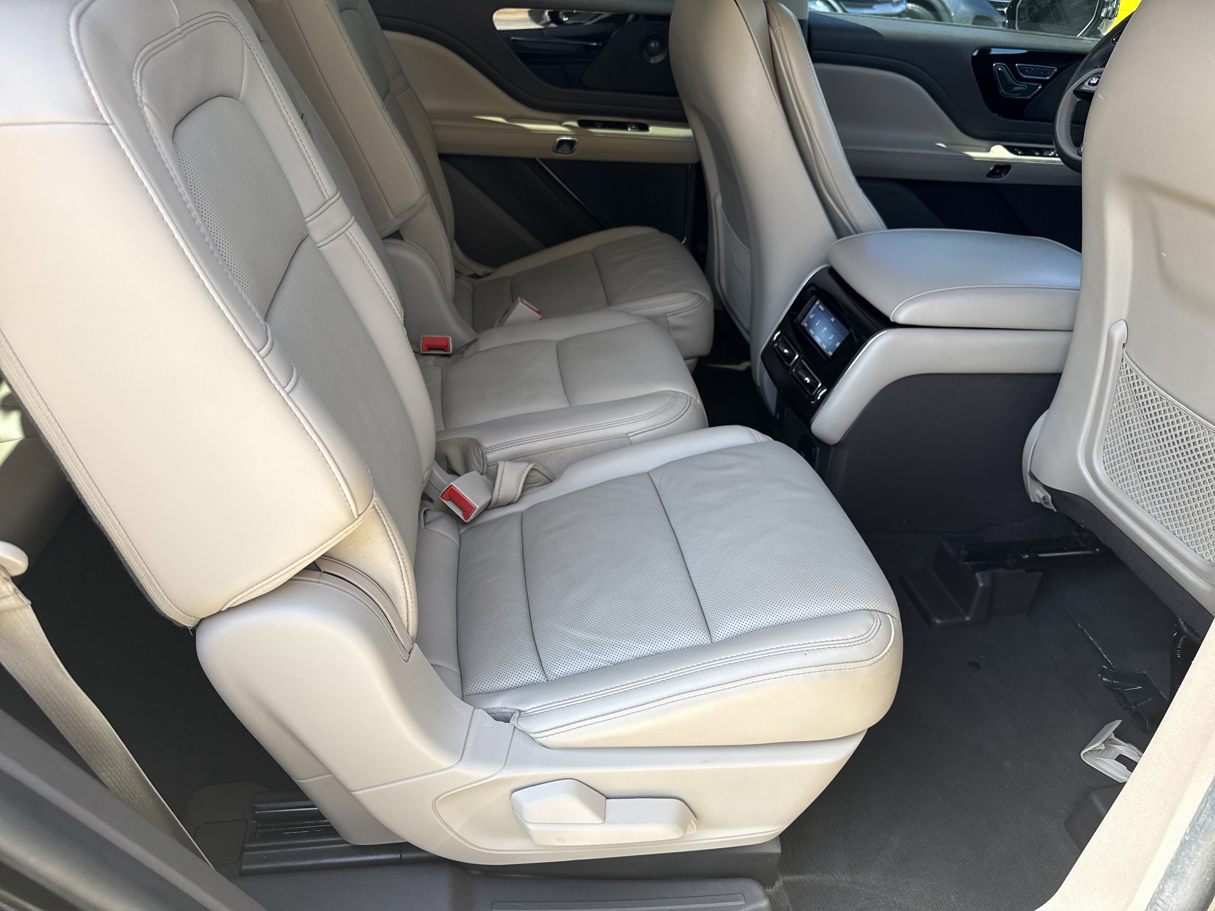 Used 2022 Lincoln Aviator Reserve w/ Equipment Group 201A image 15