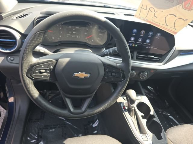 Used 2024 Chevrolet Trax LS w/ LS Convenience Package image 17