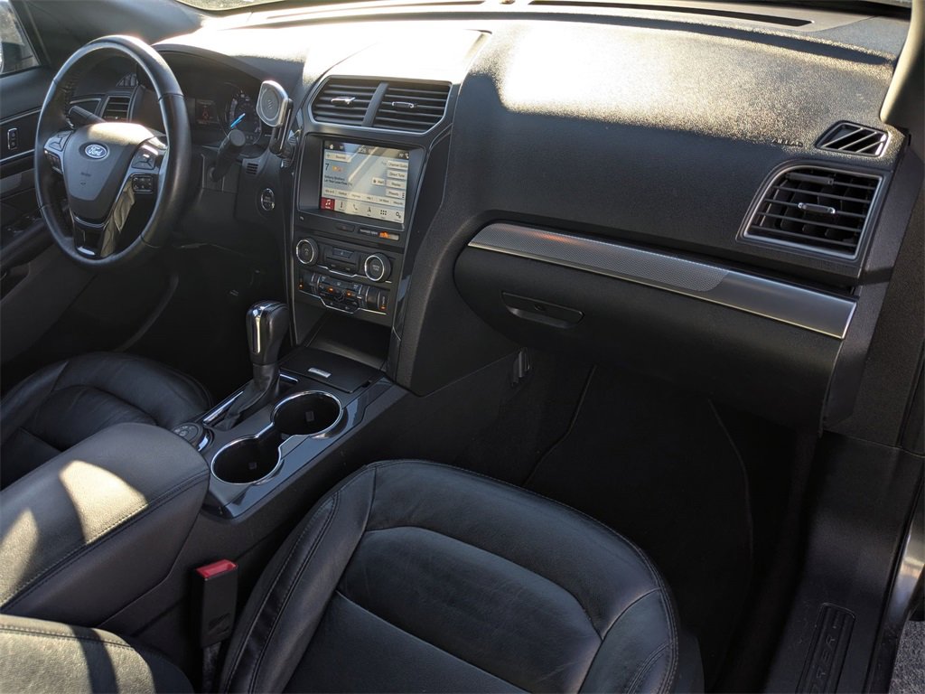 Used 2018 Ford Explorer XLT w/ Equipment Group 202A image 21