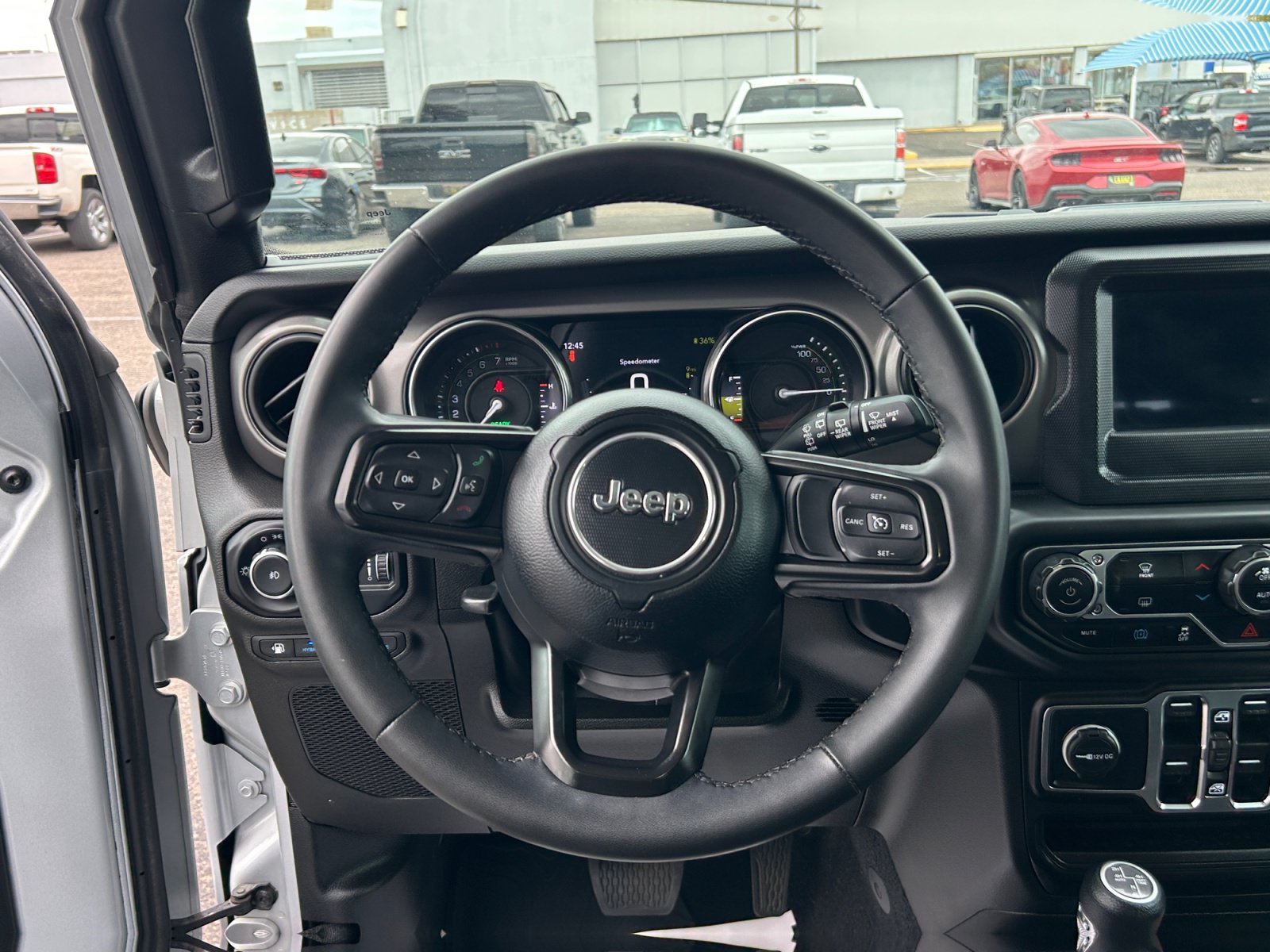 Used 2023 Jeep Wrangler Unlimited w/ Convenience Group AWD/4WD image 9