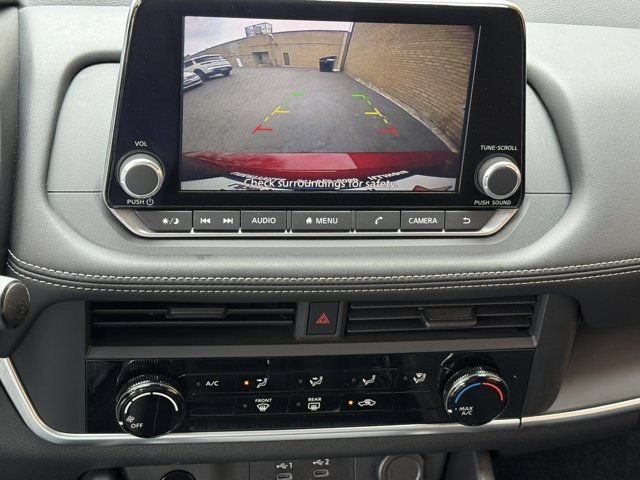 Used 2025 Nissan Rogue S AWD/4WD image 12