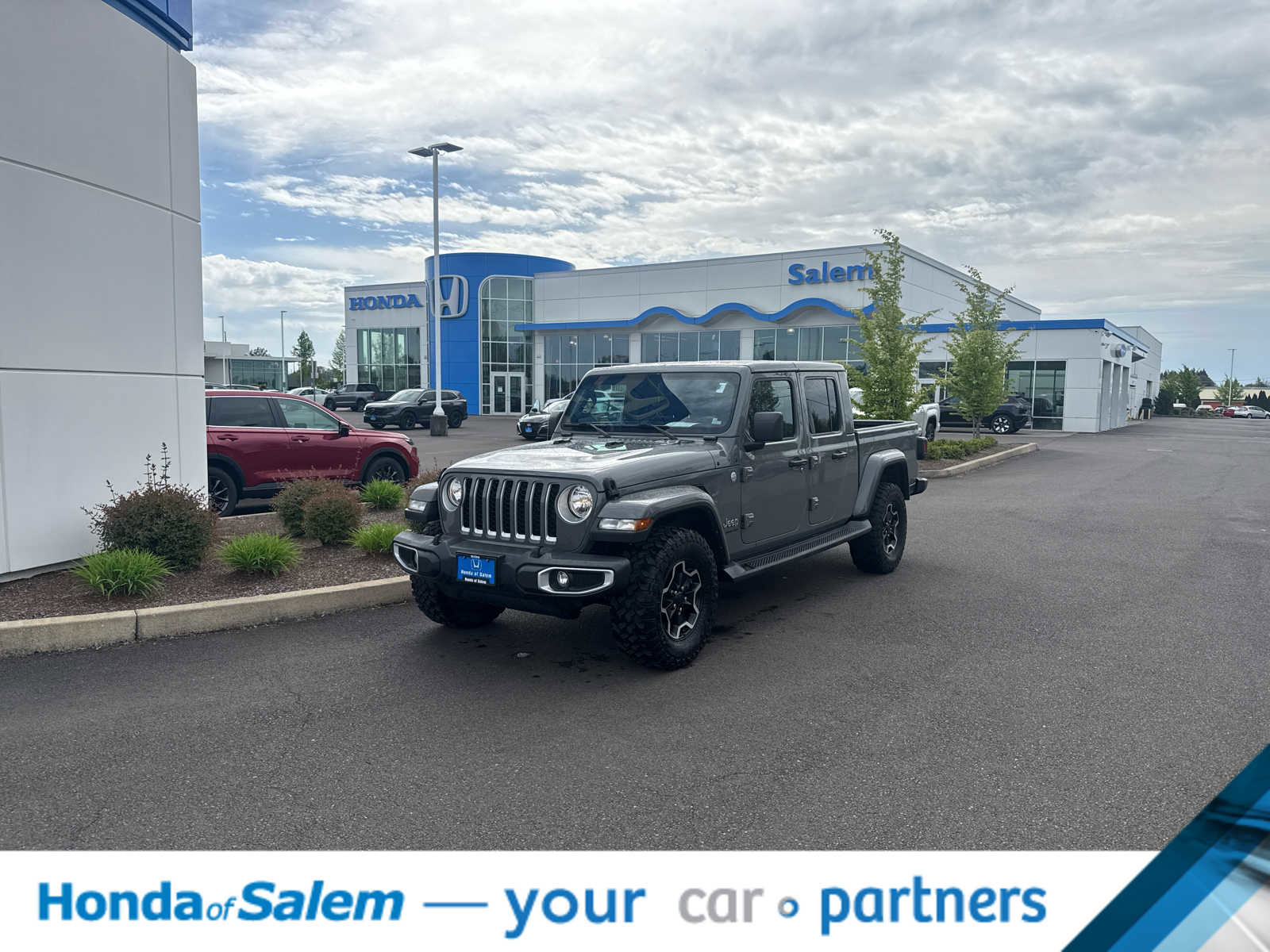 Used 2021 Jeep Gladiator Overland w/ Popular Equipment Package image 1