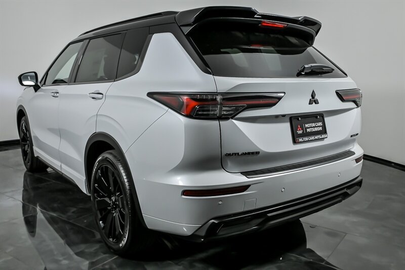 New 2026 Mitsubishi Outlander SEL Black Edition AWD/4WD image 7