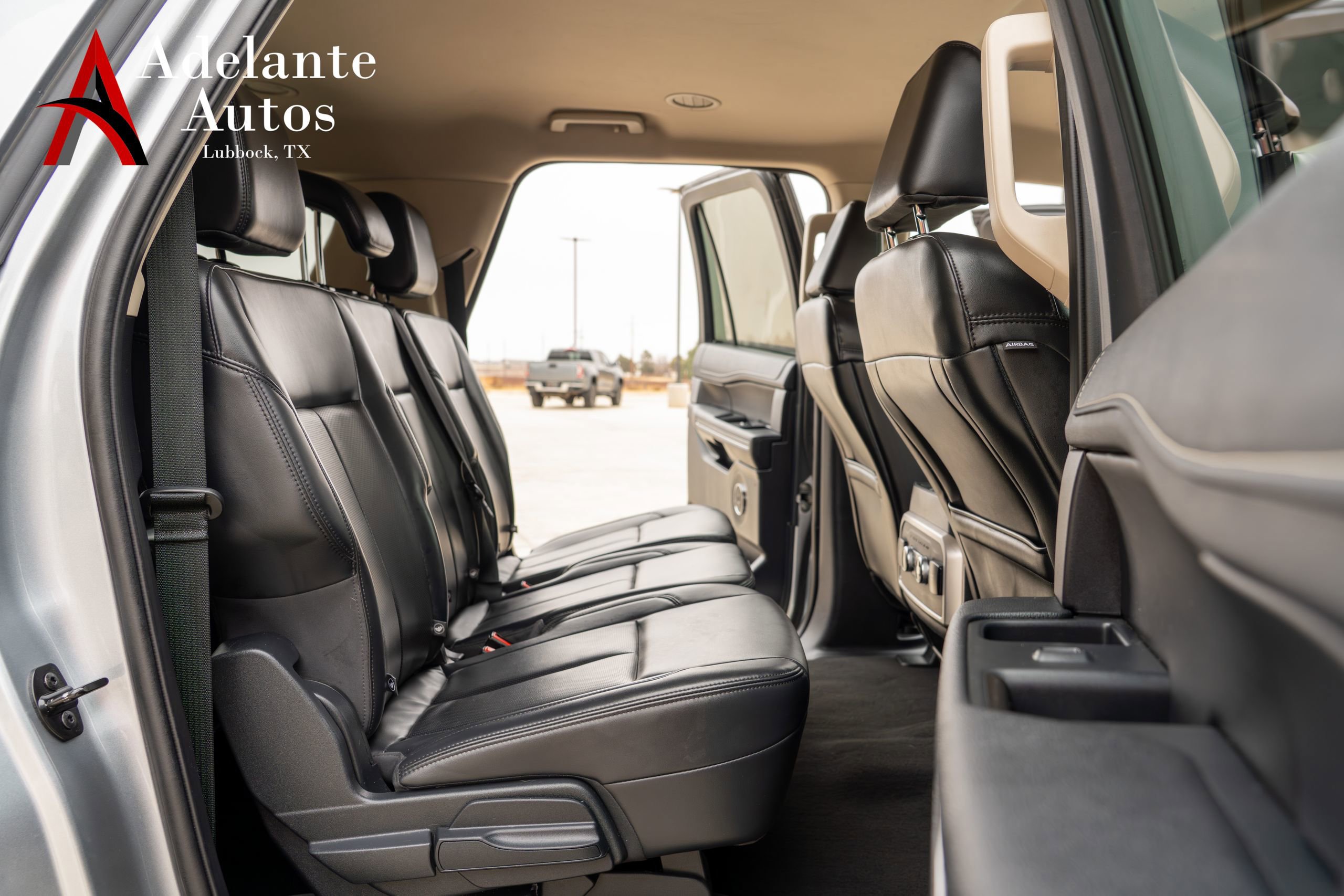 Used 2024 Ford Expedition Max XLT image 12