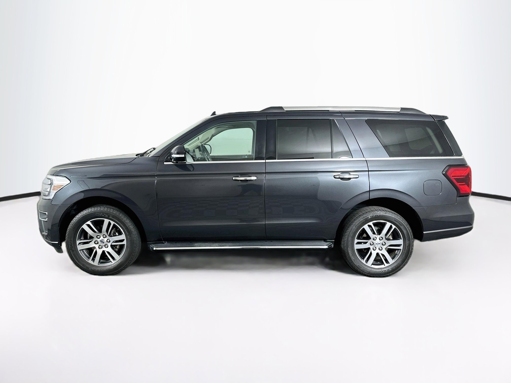 Used 2023 Ford Expedition Limited AWD/4WD image 4