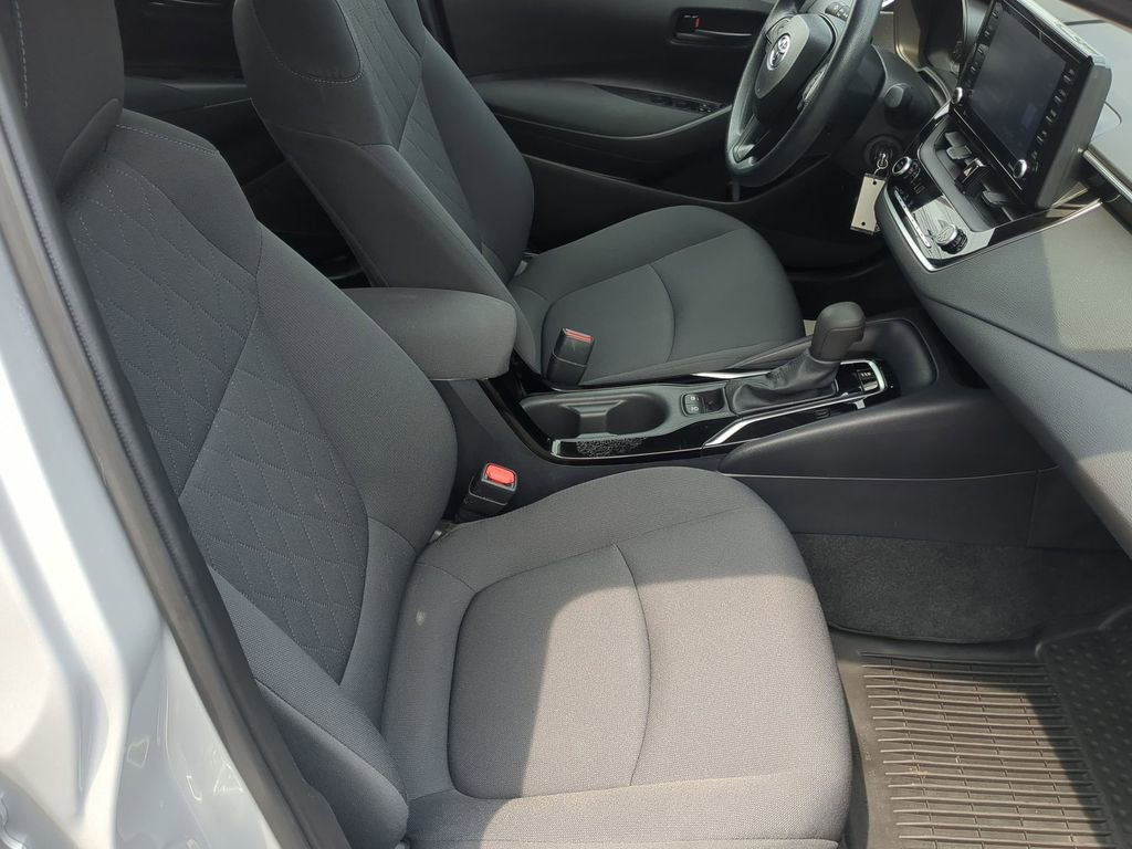Used 2022 Toyota Corolla LE image 16
