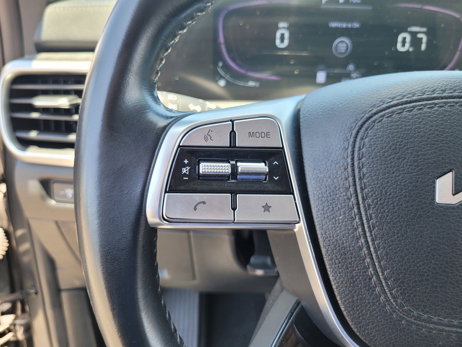 Used 2024 Kia Telluride EX FWD image 22