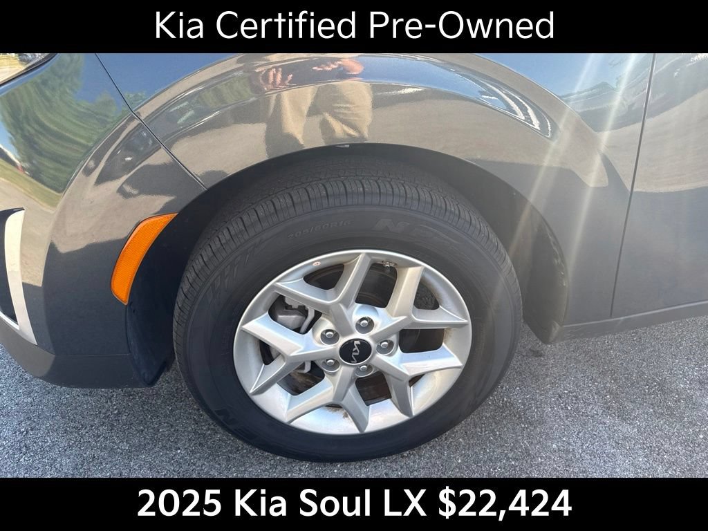 Certified 2025 Kia Soul LX w/ LX Technology Package FWD image 10