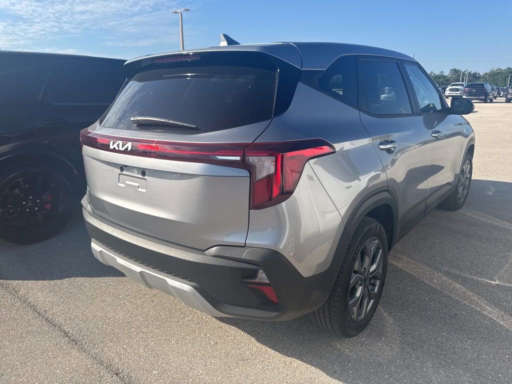 Certified 2026 Kia Seltos LX image 2