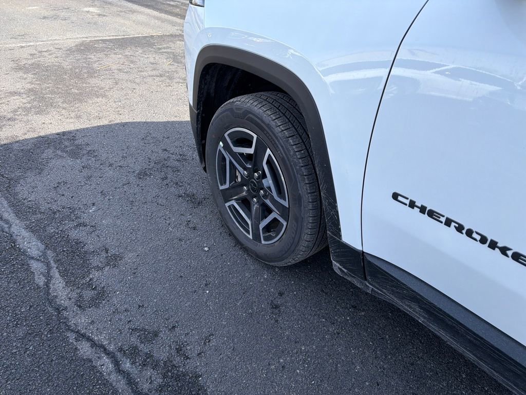 New 2026 Jeep Cherokee Limited image 24