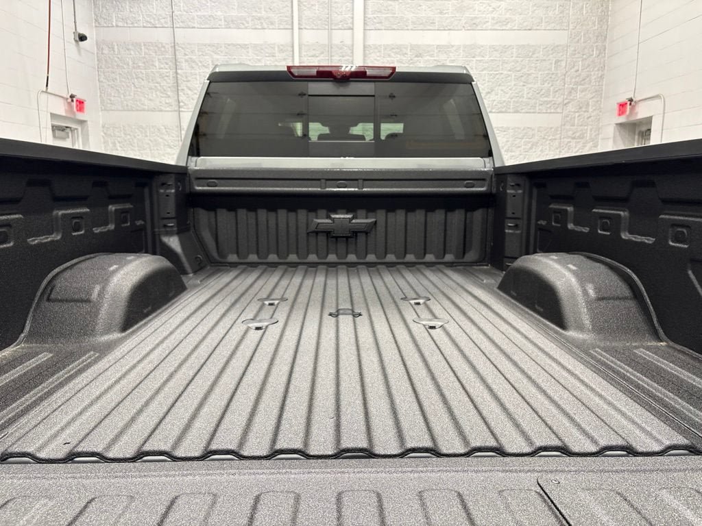 New 2026 Chevrolet Silverado 2500 ZR2 w/ LPO, Dark Essentials Package AWD/4WD image 6