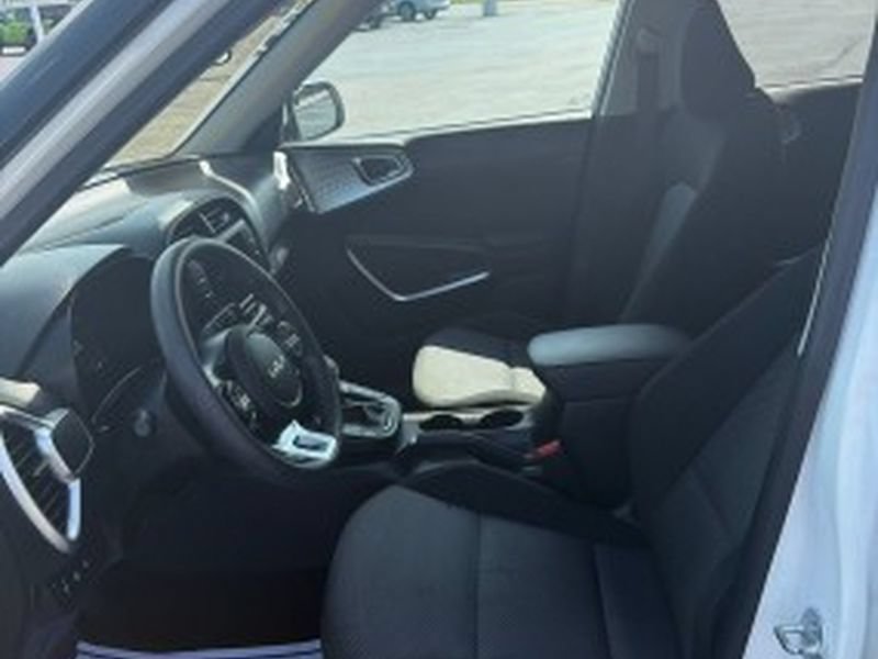 Used 2024 Kia Soul LX w/ Option Group 015 FWD image 10